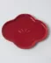 assiette rouge motif fleur de prunier