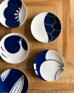 lot de cinq petite assiettes vintages