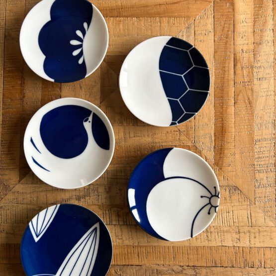 lot de cinq petite assiettes vintages