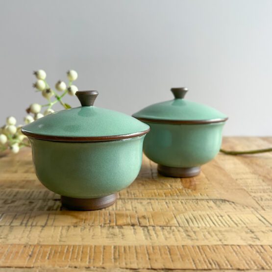 Lot de deux petites tasses vintages de couleur vert turquoise  / avec couvercles / Hukkougama – Image 3