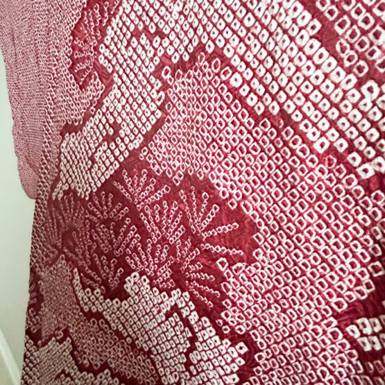 Haori Vintage Shibori Bordeaux et Blanc avec Motif de Pins – Image 6
