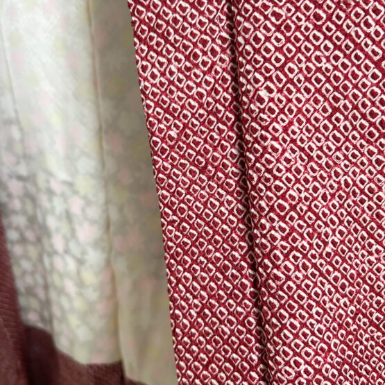 Haori Vintage Shibori Bordeaux et Blanc avec Motif de Pins – Image 9