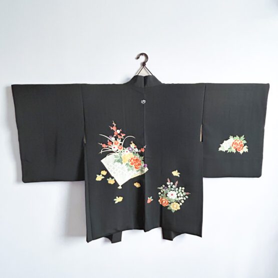 Haori Vintage Noir aux Délicates Pivoines – Image 3