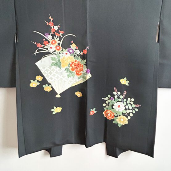 Haori Vintage Noir aux Délicates Pivoines – Image 7
