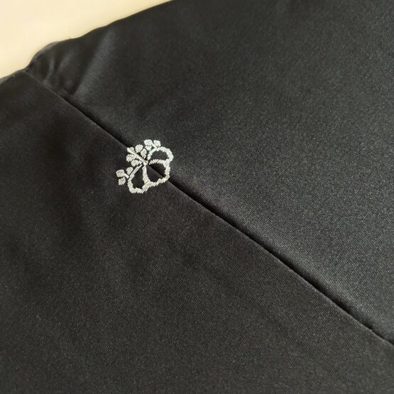 Haori Vintage Noir aux Délicates Pivoines – Image 8