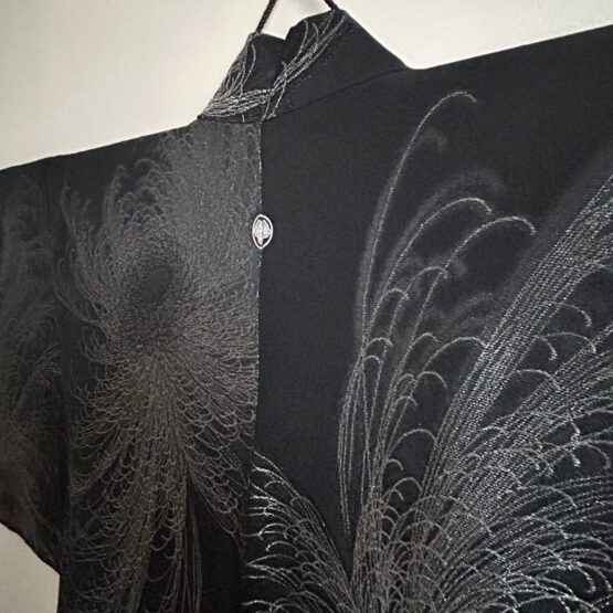 Haori Vintage aux Fleurs Élégantes – Image 4