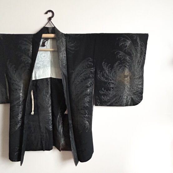 Haori Vintage aux Fleurs Élégantes – Image 5