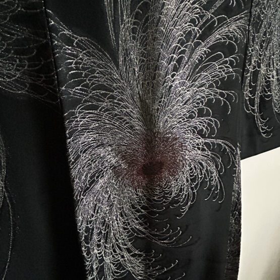 Haori Vintage aux Fleurs Élégantes – Image 8