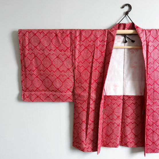 Rouge et Neige : Haori Vintage Shibori Éclatant – Image 5