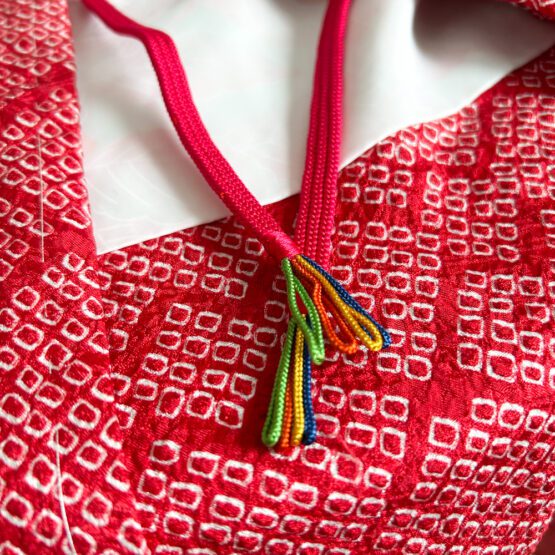 Rouge et Neige : Haori Vintage Shibori Éclatant