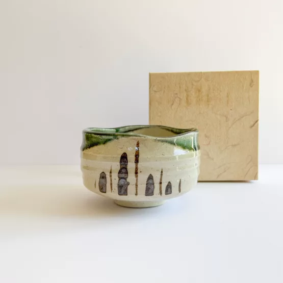 Bol à matcha en céramique Mino-yaki - La beauté de la nature et de la sérénité