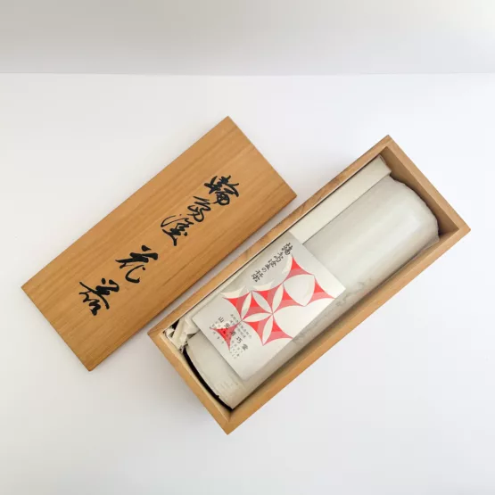 Élégance Florale - Vase en laque de Wajima – Image 4