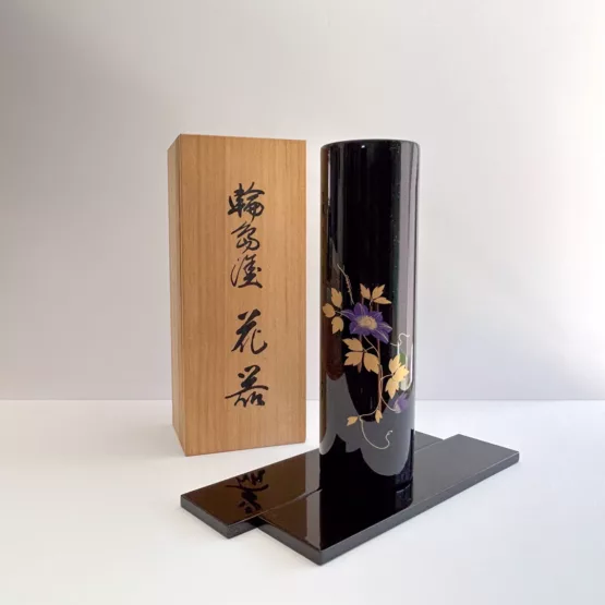Élégance Florale - Vase en laque de Wajima