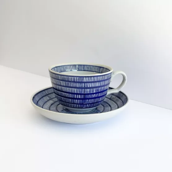 Artisanal Blue Cup & Saucer Set motif rayé