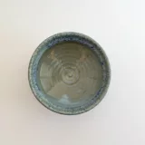 Bol à Matcha Arita - Douceur de Dégradé Bleu et Blanc – Image 3