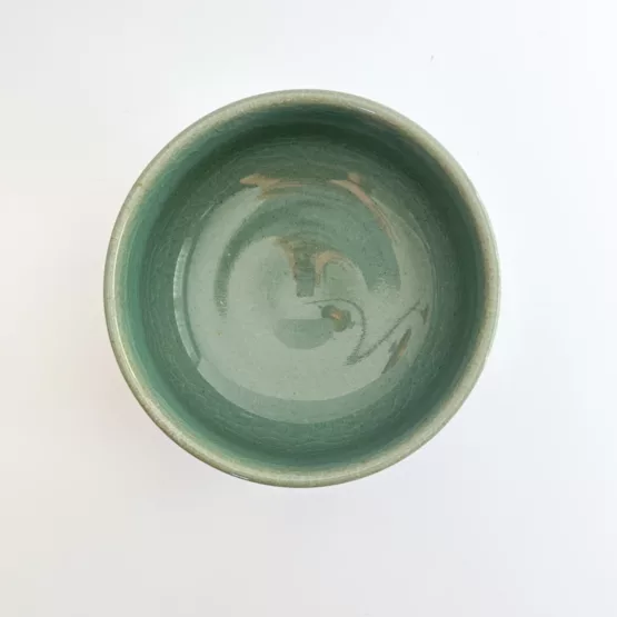 Le bol à matcha en porcelaine d'Arita - le monde de la beauté émeraude – Image 4