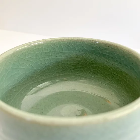 Le bol à matcha en porcelaine d'Arita - le monde de la beauté émeraude – Image 8