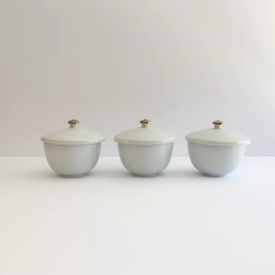 Tasse à Thé Céladon Waves de Hasamiyaki - Élégance Ondulée – Image 2