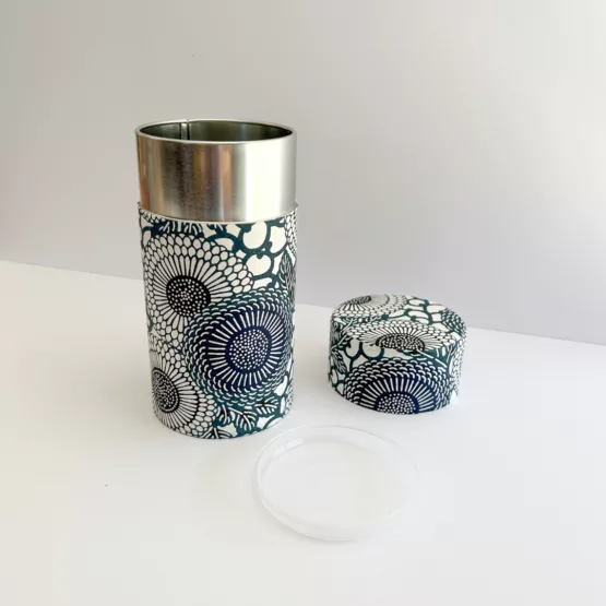Boîte à thé à motif de fleurs noires et blanches - La beauté du papier washi de Kyoto – Image 5