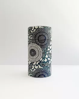 Boîte à thé à motif de fleurs noires et blanches - La beauté du papier washi de Kyoto