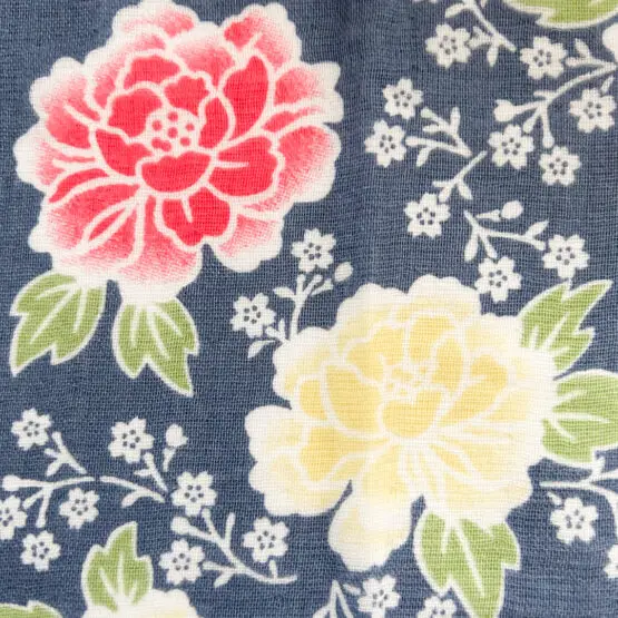 Serviette Tenugui japonais en gaze douce avec motifs de pivoines – Image 3