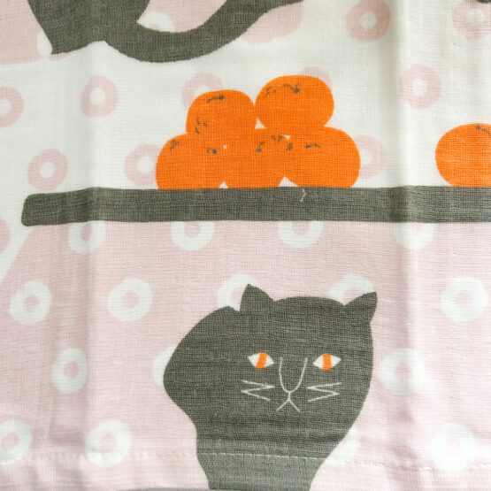 Serviettes Tenugui japonais en gaze douce – Set de 2 pièces avec motifs de こたつ猫 et 冬うさぎ – Image 4