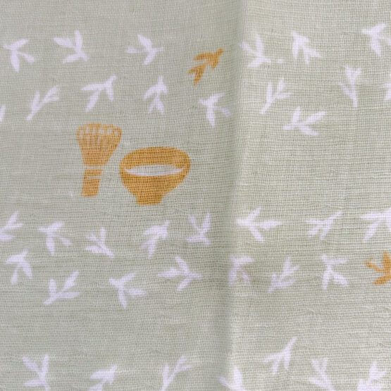 Serviette Tenugui japonais en gaze douce avec motifs d’ustensiles pour matcha – Image 4