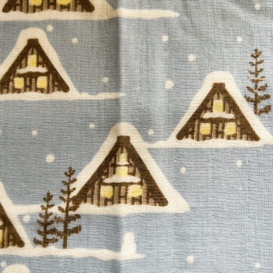 Serviette Tenugui japonais en gaze douce avec motifs de Shirakawa-go – Image 4
