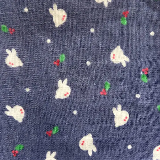 Serviettes Tenugui japonais en gaze douce – Set de 2 pièces avec motifs de こたつ猫 et 冬うさぎ – Image 7