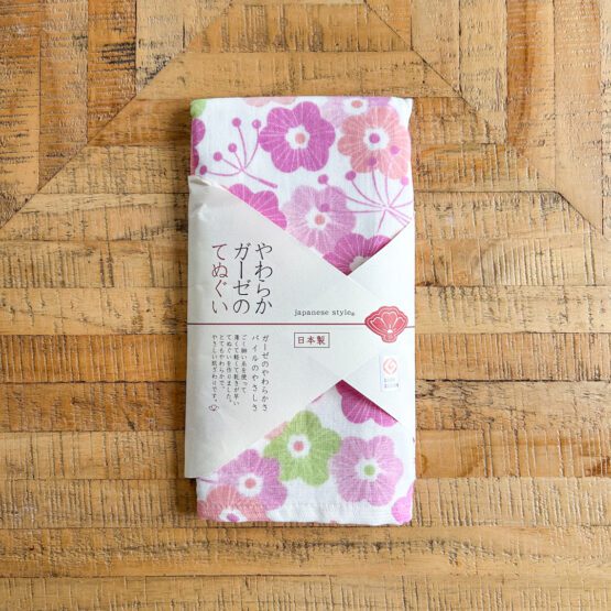 Serviettes Tenugui japonais en gaze douce – Set de 3 pièces avec motifs floraux de Sakura, Peony et Ume – Image 2