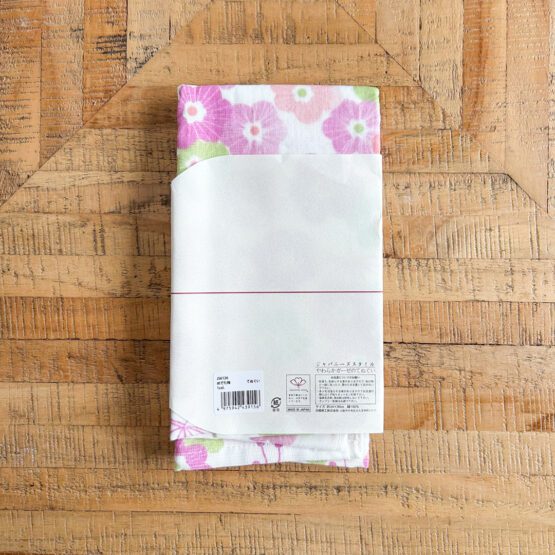 Serviette Tenugui japonais en gaze douce avec motifs de fleurs de prunier – Image 5