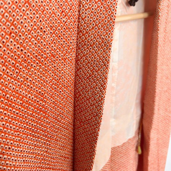 Haori vintage japonais – soie orange vif à doublure florale – Image 4