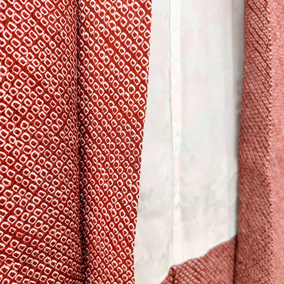 Haori japonais vintage – shibori bordeaux à doublure florale satinée – Image 5