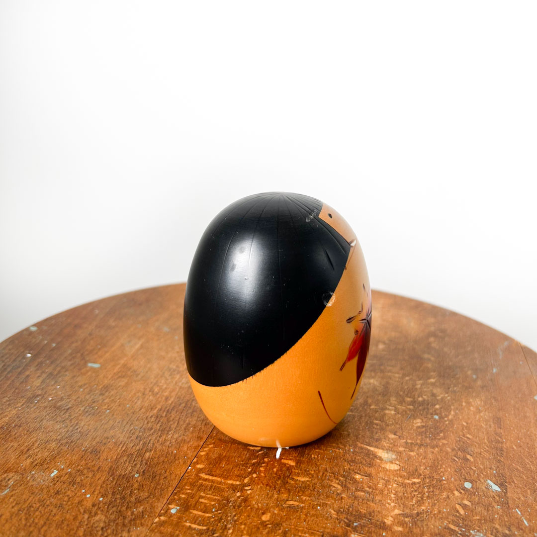 Kokeshi japonaise Usaburo Motif Érable 9cm - Image 4