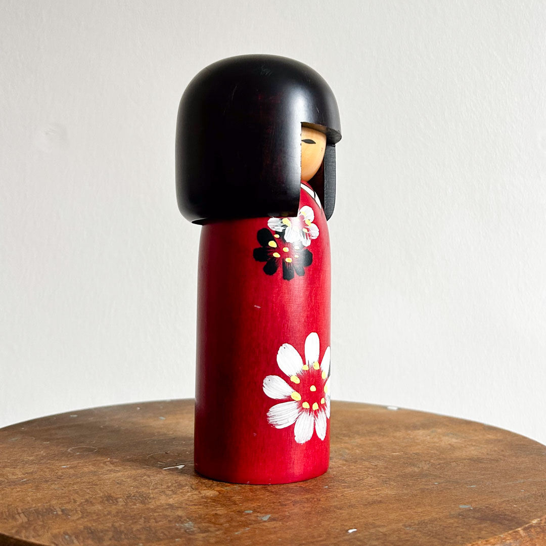Grande Kokeshi d'art Uzaburo rouge 19cm - Image 4