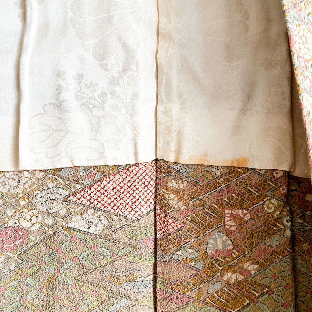 Haori traditionnel en soie – Motifs géométriques et floraux tachetés - Image 8