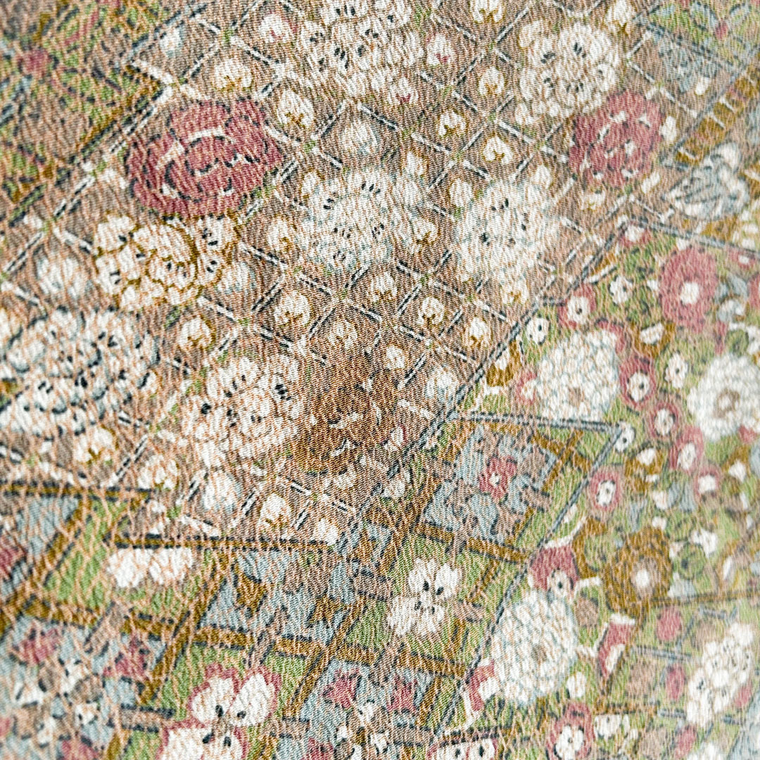 Haori traditionnel en soie – Motifs géométriques et floraux tachetés - Image 5
