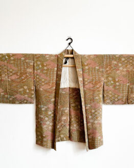 Haori traditionnel en soie – Motifs géométriques et floraux tachetés