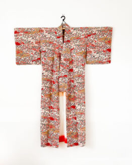 Kimono traditionnel en soie – Paysages de temples et motifs floraux miniatures