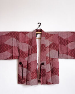 Haori traditionnel en soie – Motif géométrique et texturé rouge et blanc