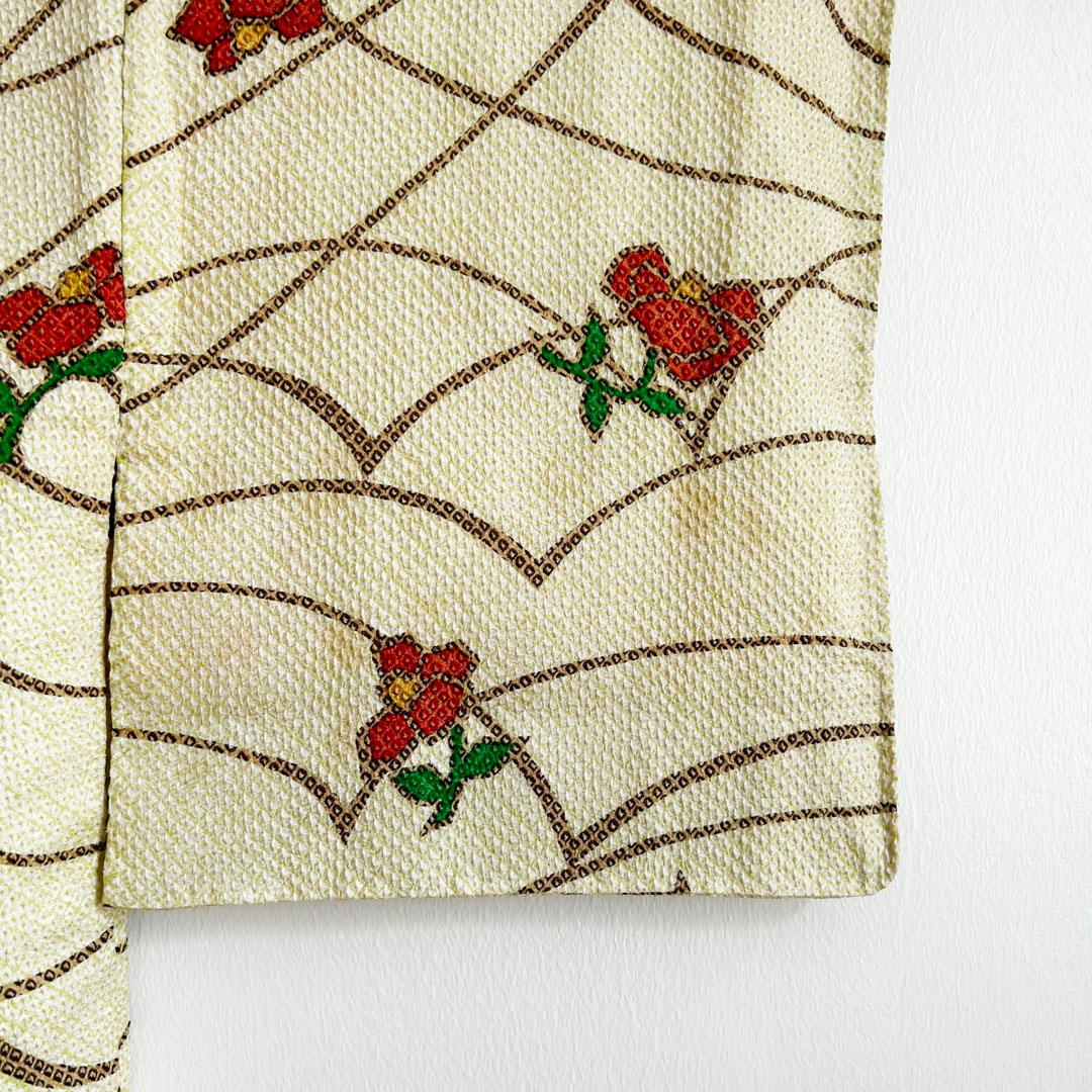 Haori traditionnel en soie – Motif floral et attaches perlées uniques - Image 7